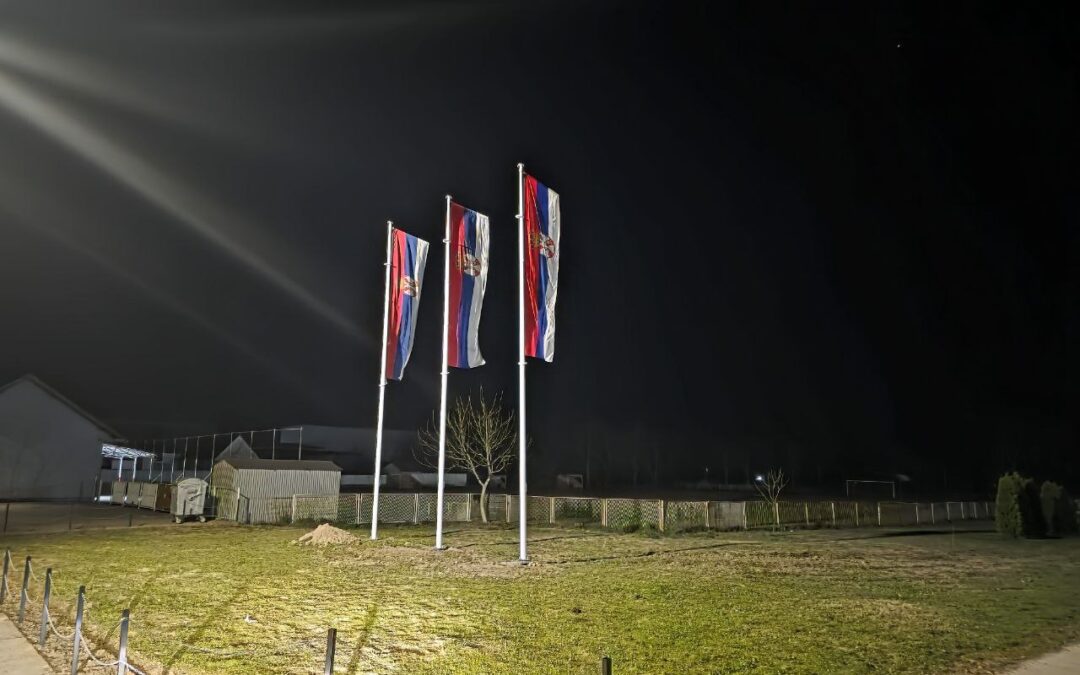 После Шида и Бачинаца, јарболи са државним заставама постављени у Батровцима, Гибарцу, Кукујевцима и Вашици