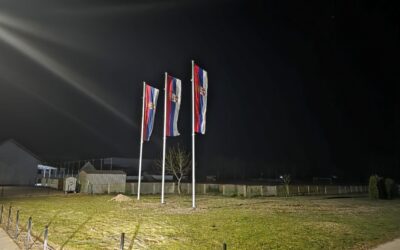 После Шида и Бачинаца, јарболи са државним заставама постављени у Батровцима, Гибарцу, Кукујевцима и Вашици