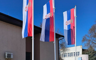 Postavljeni novi jarboli sa državnim zastavama u Bačincima