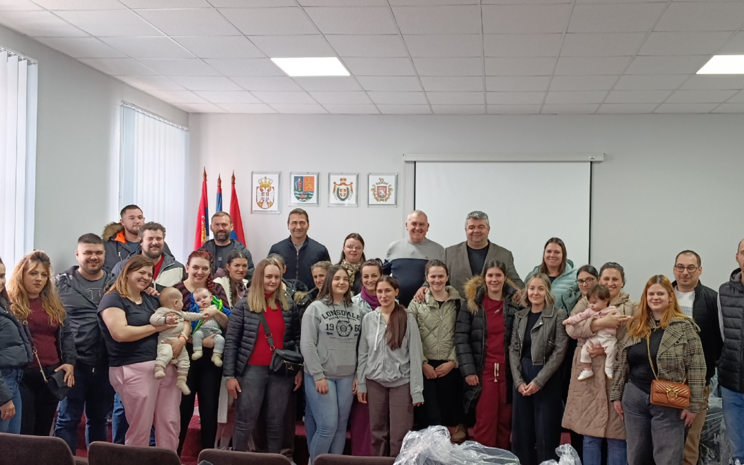 Podela auto-sedišta za decu u Irigu i Vrdniku