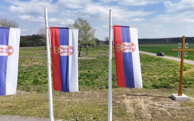 Постављен часни крст на улазу у визиторски центар парка природе Мали Босут